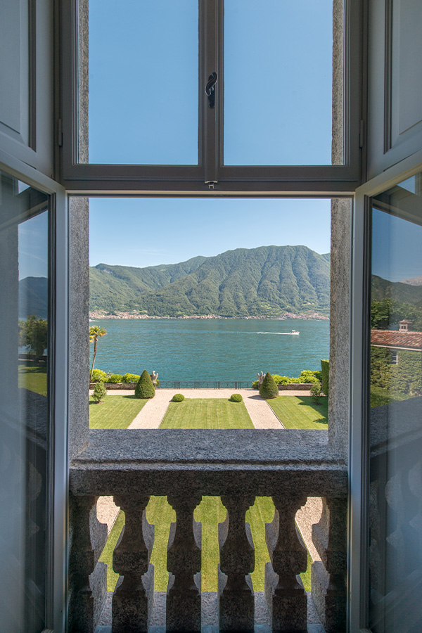 produzione serramenti in legno di noce