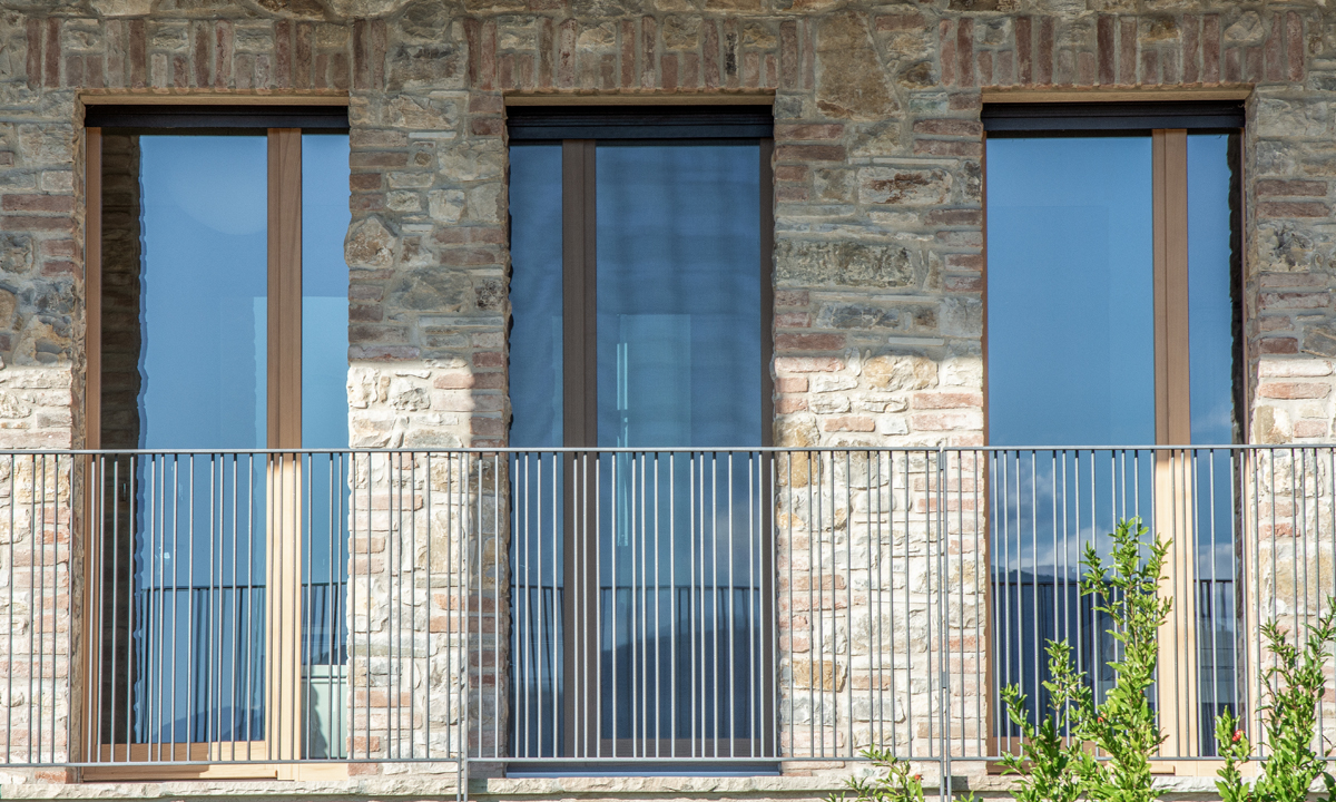 produzione serramenti su misura in legno di abete